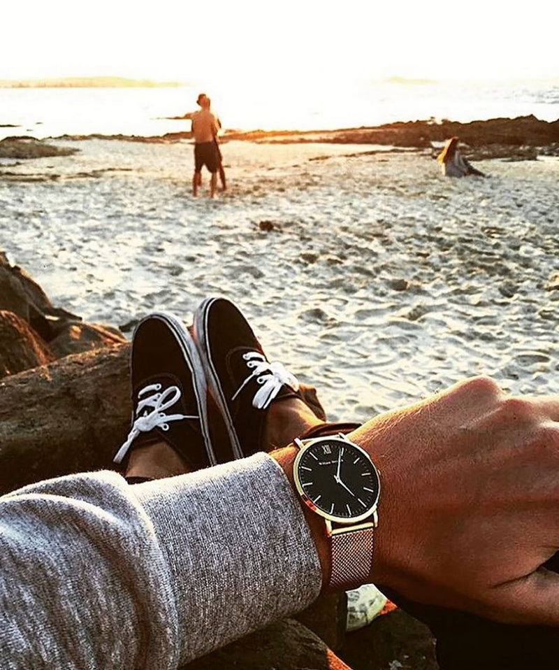 Dpz Style Boy Hand Watch Couple Holding Hands Hand Watch Pic For